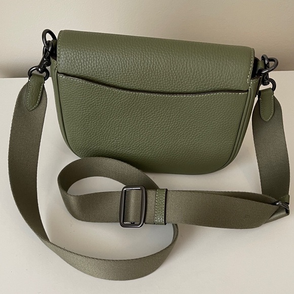 NWOT..Coach Olive Pebbled Leather Flap Crossbody with Wide Strap - Picture 4 of 9